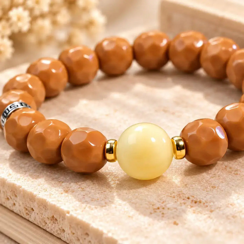 Cheese Cut Houtou Walnut & Amber Bracelet - bead arrangement