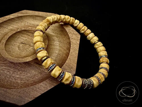Dragon Ridge Bodhi Seed Carved Formless Flat-Cut Bracelet