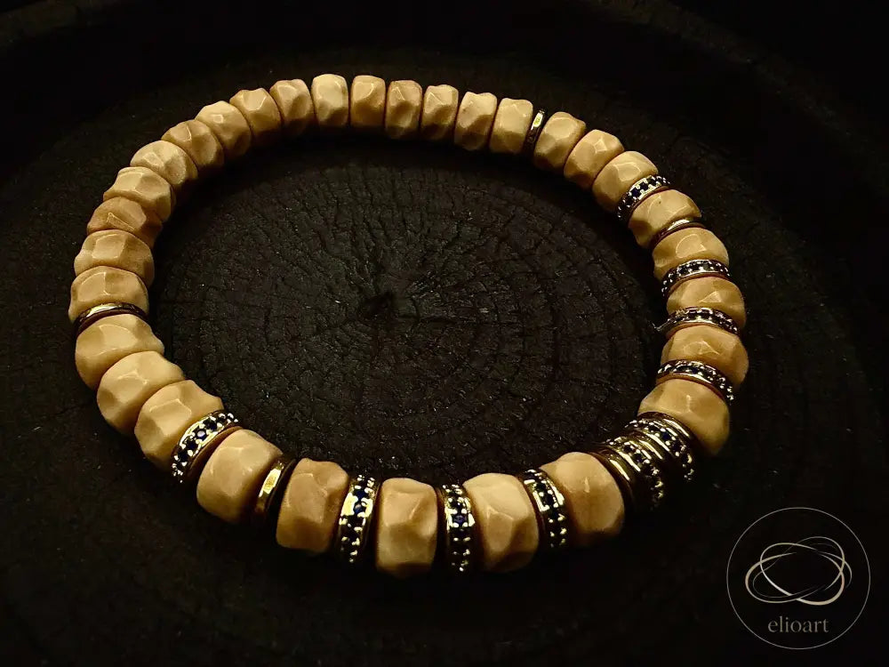 Dragon Ridge Bodhi Seed Carved Formless Flat-Cut Bracelet