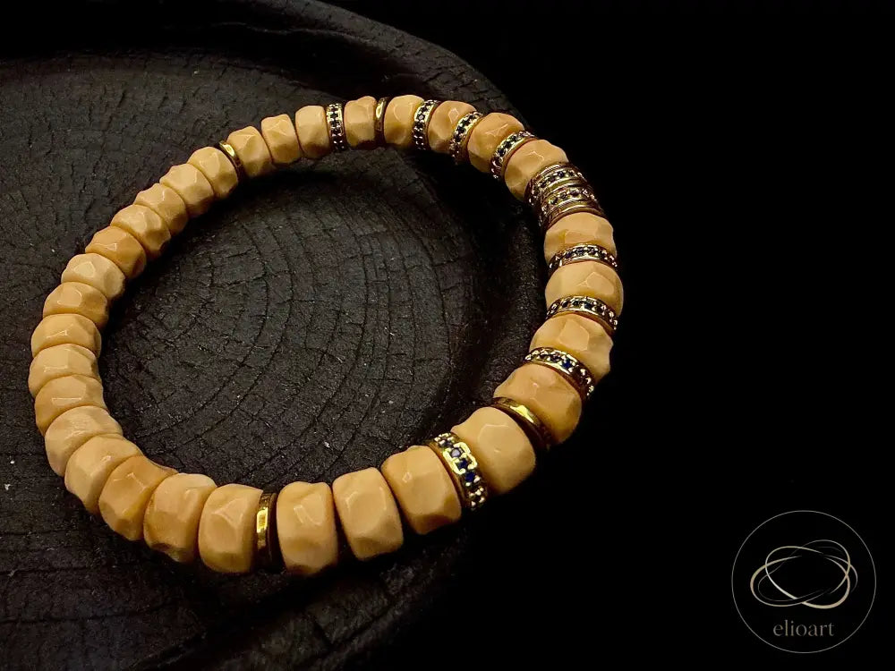 Dragon Ridge Bodhi Seed Carved Formless Flat-Cut Bracelet