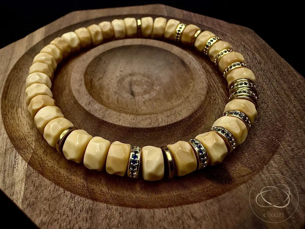 Dragon Ridge Bodhi Seed Carved Formless Flat-Cut Bracelet